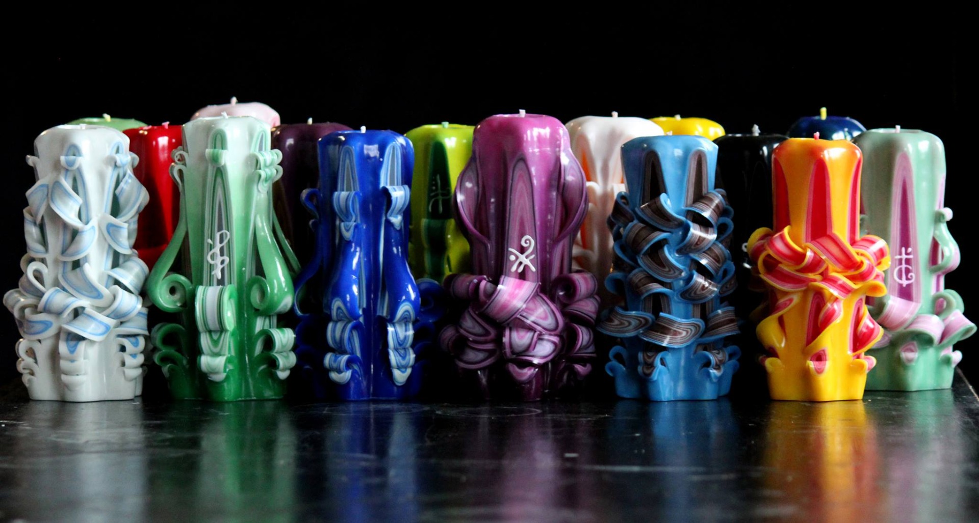 Ručne vyrezávané elementárne sviečky